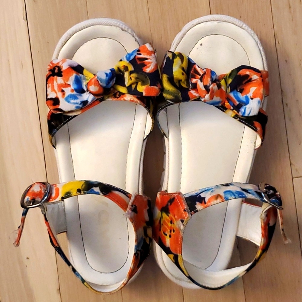 Girls sandals bought in Japan, made in China